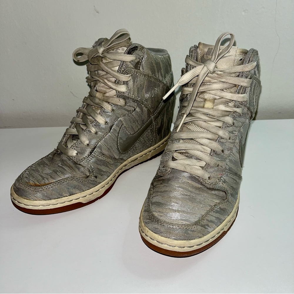 Nike Women's Dunk Sky High Wedge Sneakers Size 6.5 - Picture 4 of 9